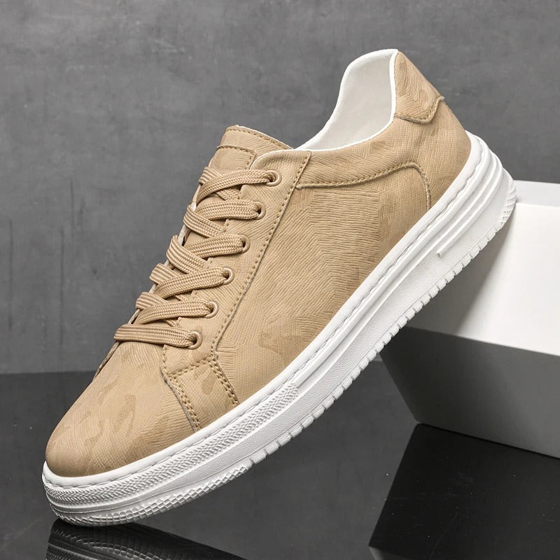 Sapatos de couro elegantes