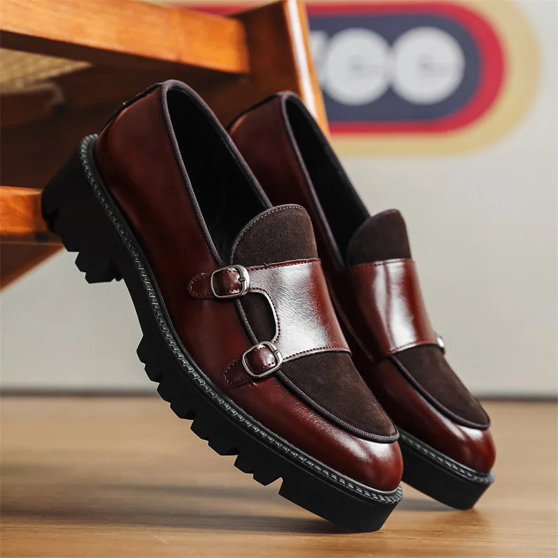 Sapatos elegantes em pele genuína
