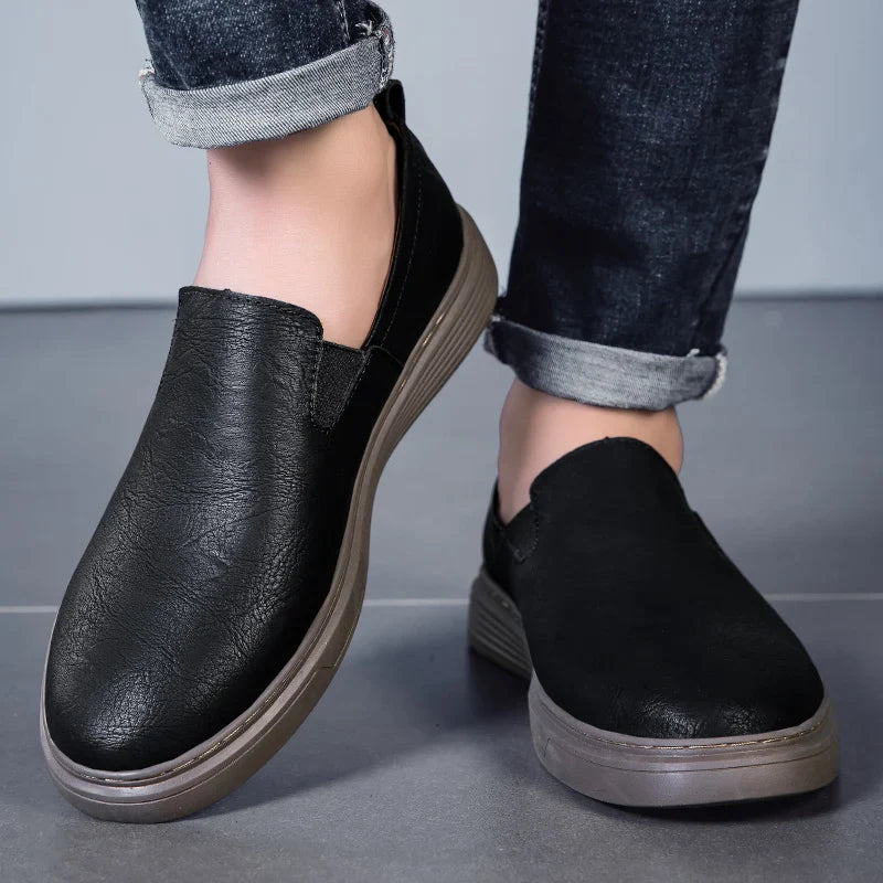Slip-On-Schuhe aus Leder